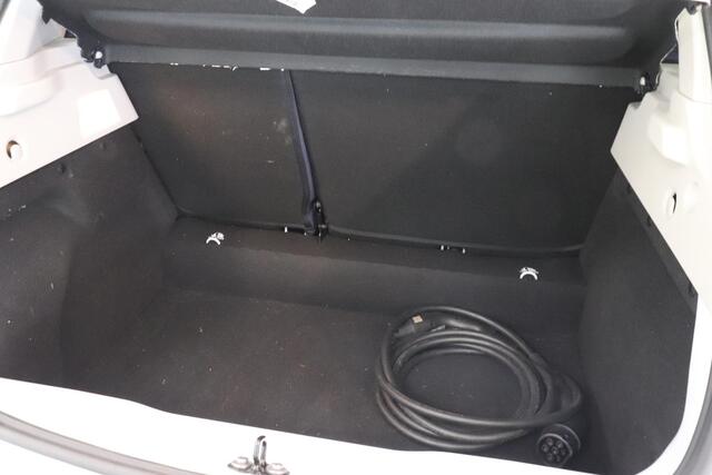 Renault ZOE R135 Serie Limitee Riviera 52 kWh | Warmtepomp | SoH 95,3% | Camera | 9,3"Navigatie | Koop accu |