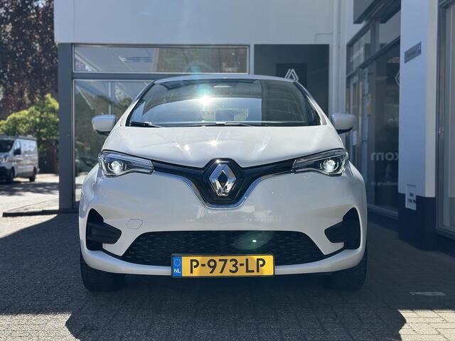 Renault ZOE R110 Experience 52 kWh | SoH 95.4% | Lage tellerstand | Dealer onderhouden | Parkeersensoren achter | Koopbatterij | Geen accuhuur | All Seasonbanden |