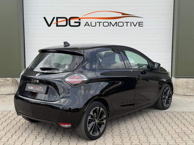 Renault ZOE R135 Iconic 52 kWh Snel lader/ soh 94%/ Koopaccu / Clima / Camera / BOSE Hifi / Navigatie / 17" / Stoel/Stuur verwarming