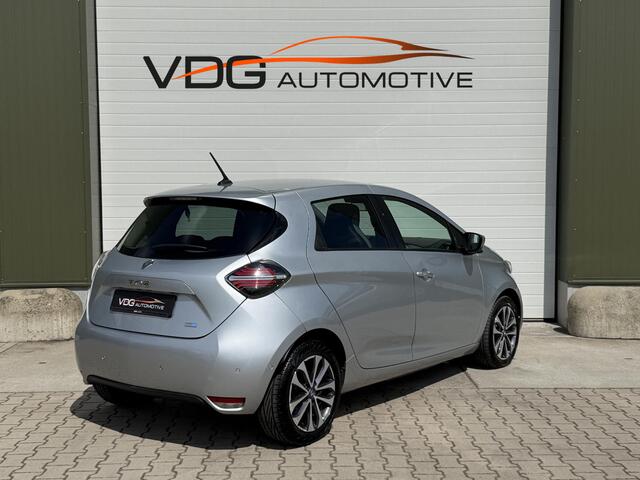 Renault ZOE Intens B-buy 52KWH R135 / Koopaccu / SOH 97% / Snellader/ BOSE Hifi / Clima / Navigatie / Cruise Controle / Parkeer Camera / Carplay / 16" LM velgen / donker glas