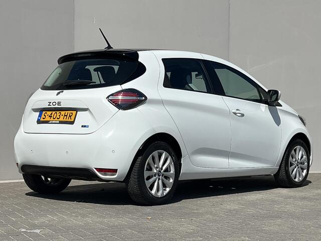 Renault ZOE R110 Intens 52 kWh / Dealer onderhouden / SoH 95,25 % koop Accu / Navigatie / Apple Carplay Android / Stuur- en stoelverwarming / 16" LM wielen & All Season banden /