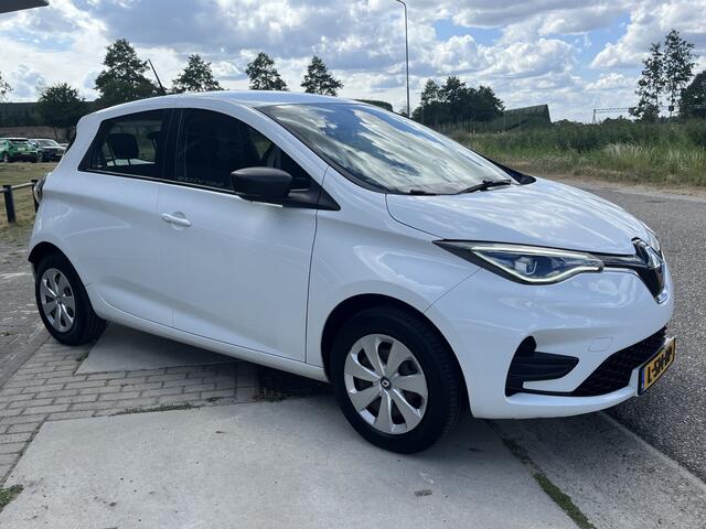 Renault ZOE R110 Life 52 kWh / Koopbatterij / Parkeerhulp. Achter / Navigatie /