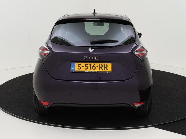 Renault ZOE R135 Pk Iconic 52 kWh incl koopaccu | Navigatie | Climate Control | Cruise Control | Digitale Cockpit | Pack Winter | Bose Premium Audio | Dodehoek Detectie |