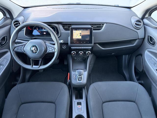 Renault ZOE R110 Life 52 kWh / SOH 90,98% / Dealer onderhouden / CCS snel laden / All season banden / warmtepomp / Cruise control / Keyless Entry/Start / Apple Carplay Android Auto / Climate control / Parkeersensoren achter /