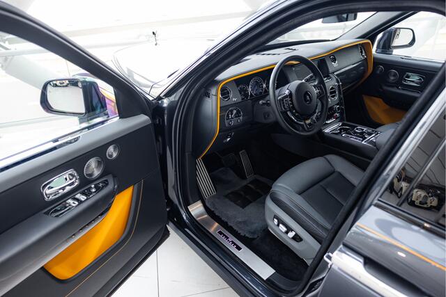 Rolls-Royce Cullinan 6.75 V12 | Black Badge | Shooting Star | Manderin Accents |