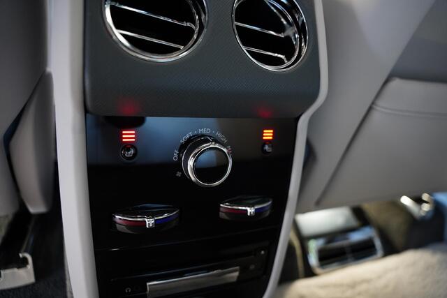 Rolls-Royce Cullinan 6.75 V12 / Bespoke Audio / Starlight / Twin-Coachline