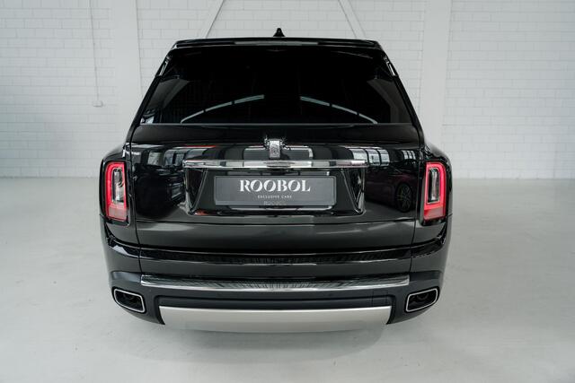 Rolls-Royce Cullinan | Bespoke | 4 Seats | Glass Partition | Theatre |