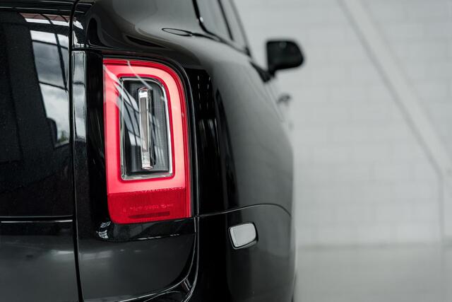 Rolls-Royce Cullinan | Bespoke | 4 Seats | Glass Partition | Theatre |