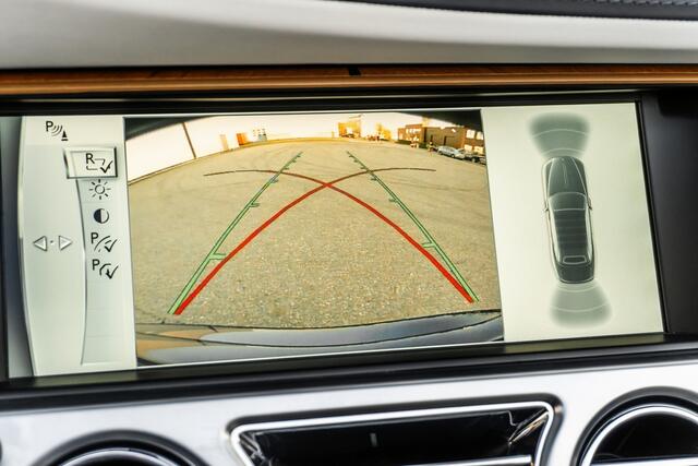 Rolls-Royce Dawn Concorso d'Eleganza Edition - Carbon Aero Cowling tonneau - Bespoke Audio