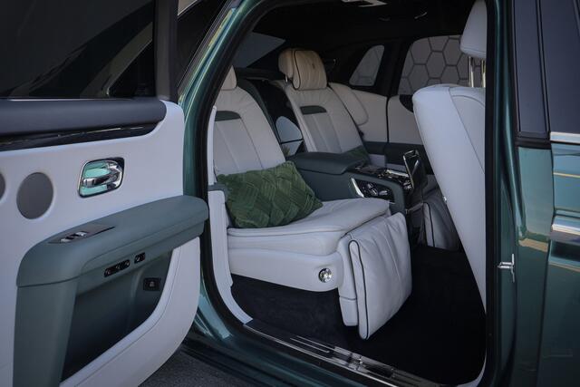 Rolls-Royce GHOST 6.75 V12 Extended Wheelbase | VERY UNIQUE !! | BESPOKE INTERIOR | GOLD SPIRIT | COACHLINE GOLD | MASSAGE | HEAD UP | CARPLAY | VENTILATED SEATS | ADAPTIVE CRUISE | STARS | HIGH BEAM ASSISTANCE |