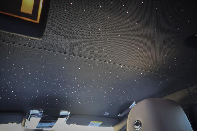 Rolls-Royce GHOST 6.75 V12 Extended Wheelbase | VERY UNIQUE !! | BESPOKE INTERIOR | GOLD SPIRIT | COACHLINE GOLD | MASSAGE | HEAD UP | CARPLAY | VENTILATED SEATS | ADAPTIVE CRUISE | STARS | HIGH BEAM ASSISTANCE |
