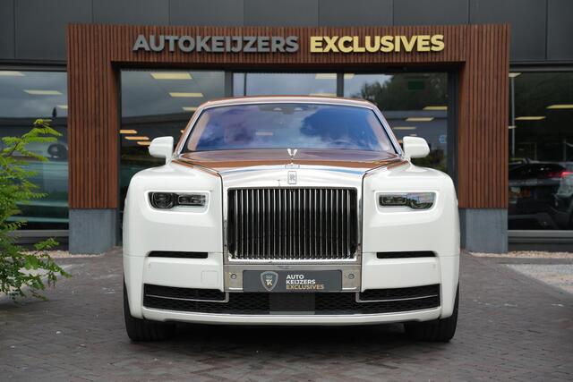Rolls-Royce PHANTOM 6.7 V12 Starlight Headliner Rear Theatre Individual Rear Seats 22-Inch Polished Wheels