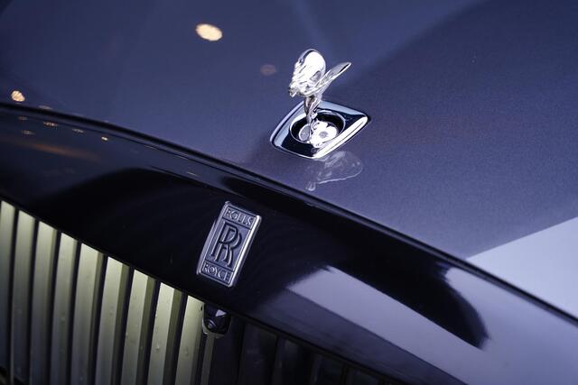 Rolls-Royce Spectre AWD Two Tone / Bespoke Audio / Pinstripe Mandarin / NL-Car