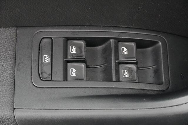 Seat ATECA BWJ 2018 1.0 116 PK EcoTSI Reference CLIMA / CRUISE / BLUETOOTH / PDC / LMV / LED / MULTIFUNCT.STUUR / MULTIMED.VOORB. / DAKRAILS