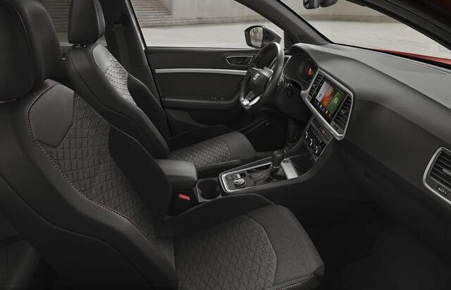 Seat ATECA 1.5 TSI FR Business Intense | Trekhaak | 18" lichtmetalen velgen
