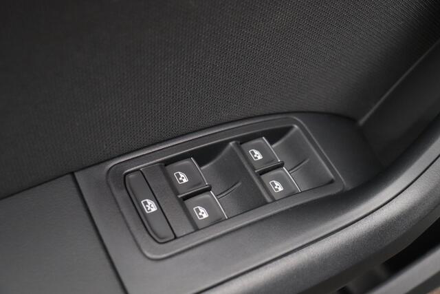 Seat ATECA 1.5 TSI 150PK FR AUTOMAAT Business Intense | Trekhaak | Achteruitrijcamera | Stuur- & Stoelverwarming | Elek. Achterklep | Cruise Control