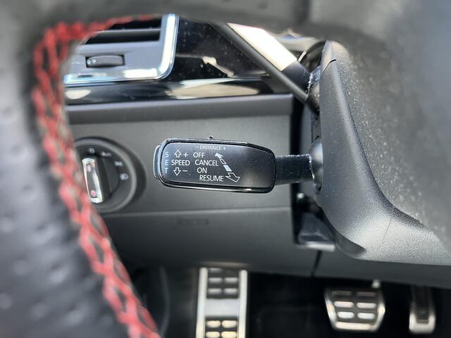 Seat ATECA 1.5 TSI FR / AUTOMAAT/ PANO/ TREKHAAK/ BEATS AUDIO/ CAMERA/ PARK. SENSOREN/ LED/ DODE HOEK/ KEYLESS/ STOELVERWARM./ VIRTUAL COCKPIT/ ADAPT. CRUISE/ APP-CONNECT/ CLIMA/ DAB