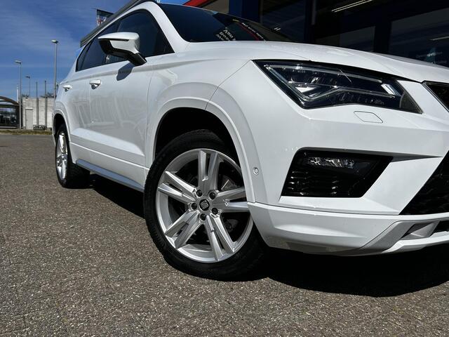 Seat ATECA 1.5 TSI FR Business Intense / Automaat / Stoelverwarming / Apple-Carplay & Android-Auto / Alcantara / Adaptieve Cruise-Control / Climate-Control / Afneembare-trekhaak / Keyless / Draadloze-Telefoonlader / Rij-Assistentie-Pakket / Flippers / DAB Radio-Blue