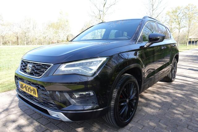 Seat ATECA 1.4 EcoTSI Xcellence | Panoramadak | Trekhaak | Cruise control | 360 Camera | Elektrische achterklep |