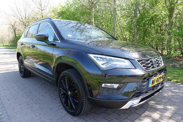 Seat ATECA 1.4 EcoTSI Xcellence | Panoramadak | Trekhaak | Cruise control | 360 Camera | Elektrische achterklep |