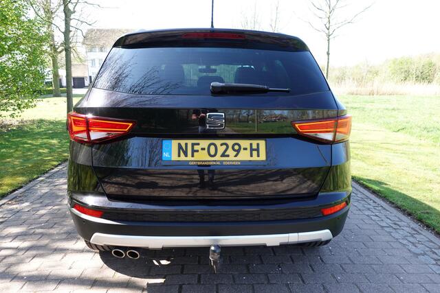 Seat ATECA 1.4 EcoTSI Xcellence | Panoramadak | Trekhaak | Cruise control | 360 Camera | Elektrische achterklep |