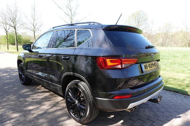 Seat ATECA 1.4 EcoTSI Xcellence | Panoramadak | Trekhaak | Cruise control | 360 Camera | Elektrische achterklep |