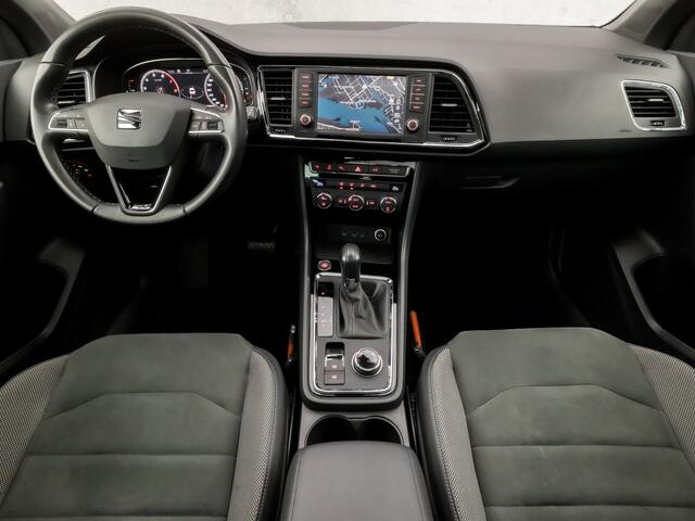 Seat ATECA 1.5 TSI FR Intense Sport 150Pk Automaat (PANORAMADAK, VIRTUAL COCKPIT, APPLE CARPLAY, NAVIGATIE, CLIMATE, 360 CAMERA, GETINT GLAS, SPORTSTOELEN, KEYLESS, PARKEERSENSOREN, NIEUWE APK, NIEUWSTAAT)