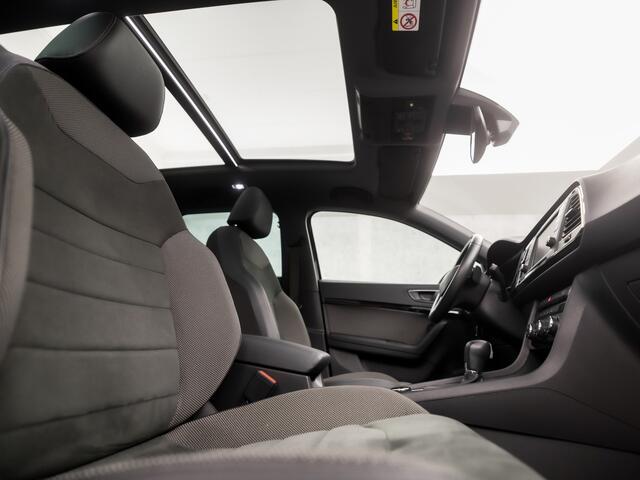 Seat ATECA 1.5 TSI FR Intense Sport 150Pk Automaat (PANORAMADAK, VIRTUAL COCKPIT, APPLE CARPLAY, NAVIGATIE, CLIMATE, 360 CAMERA, GETINT GLAS, SPORTSTOELEN, KEYLESS, PARKEERSENSOREN, NIEUWE APK, NIEUWSTAAT)