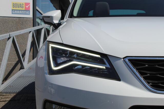 Seat ATECA 1.0 EcoTSI Limited Edition Panoramadak/Navigatie/Cruise control/Climate control/Parkeersensoren rondom/Elektrisch sluitende achterklep/Bluetooth/Park assist/LED koplampen/17'' Lichtmetalen velgen/Multifunctioneel stuurwiel/Spraakbediening/Elektrisch inkla