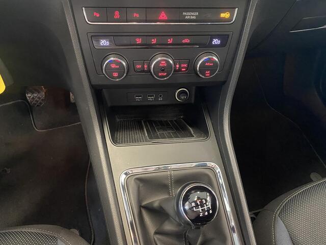 Seat ATECA 1.0 TSI 115PK Style Business Intense | Trekhaak | Achteruitrijcamera | Apple Carplay | Side Assist | Beats geluidssysteem |