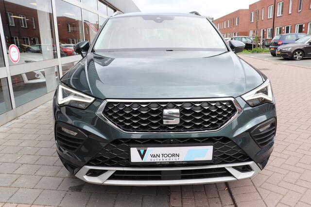 Seat ATECA 1.5 TSI Xperience Business Intense Automaat. Navigatie, trekhaak wegklapbaar.