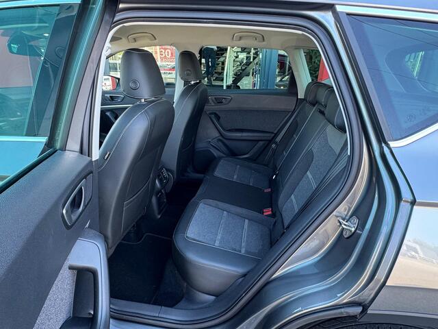 Seat ATECA 1.5 TSI Xperience Business Intense DSG-7 Automaat / 18'' LMV / TOPVIEUW CAMERA / STOEL + STUUR VERW. /