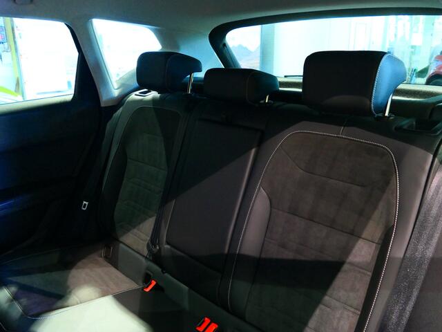 Seat ATECA 1.5 TSI Style Business Intense *Trekhaak* - Stoelverwarming, navi, parkeerassistent