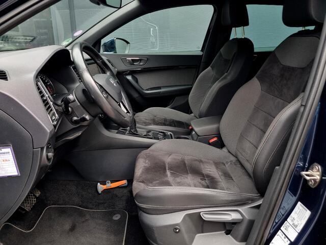 Seat ATECA 1.4 EcoTSI Xcellence / 1e eigenaar / Apple Carplay Android Auto / Trekhaak / Alcantara bekleding / Parkeersensoren achter / Dodehoek detectie /