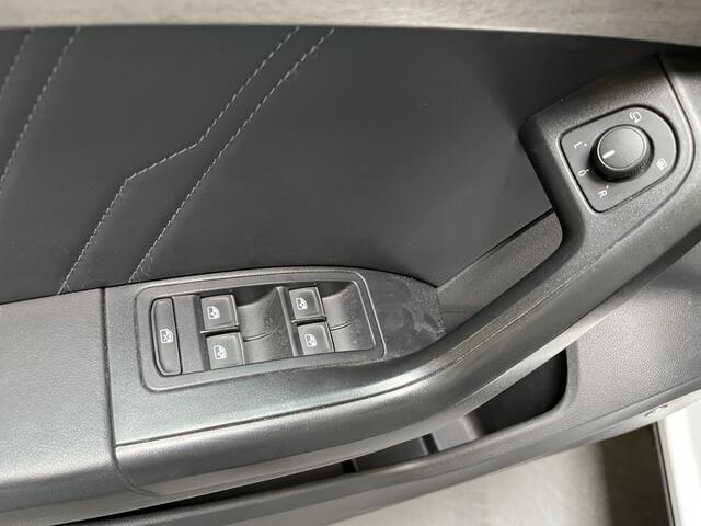 Seat ATECA 1.5 TSI Xperience / AUTOMAAT/ ELEKTR. TREKHAAK/ BEATS AUDIO/ ALCANTARA/ 360 CAMERA/ ADAPT. CRUISE/ DIGITAL DASH/ STOEL VERWARM./ FULL LINK/ NAVI/ PARK. SENSOREN/ CLIMA/ KEYLESS/ 19" LMV