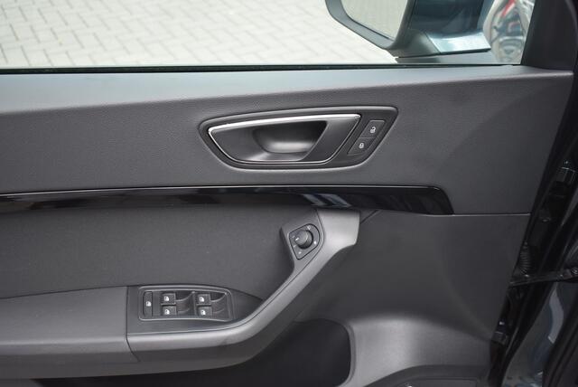 Seat ATECA 1.5 TSI FR Business Intense 110KW-150PK DSG, 29422KM panoramadak, virtual cockpit, adaptieve cruise control, elektrisch verstelbare stoel, winterpakket, beats audio, area view, side assist dode hoek, lane assist