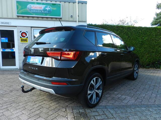 Seat ATECA 1.0 EcoTSI Style Trekhaak - Apple Carplay Android - Parkeer hulp + Camera - Cruise Control - NAP - 100% Onderhouden - Navigatie