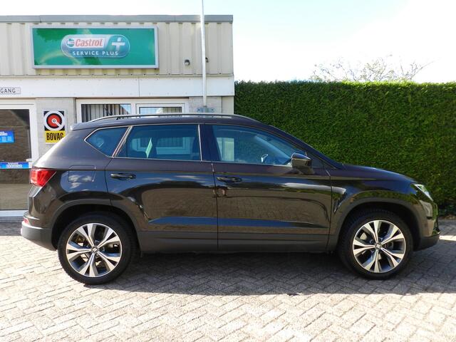 Seat ATECA 1.0 EcoTSI Style Trekhaak - Apple Carplay Android - Parkeer hulp + Camera - Cruise Control - NAP - 100% Onderhouden - Navigatie