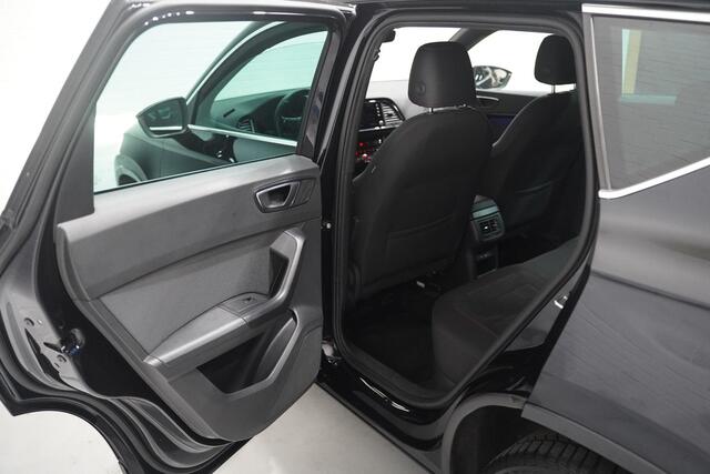 Seat ATECA 1.5 TSI FR Business Intense Navi Adaptive cruise Winterpakket Camera Parkeerassistent Elektrische klep 1e Eig. NAP