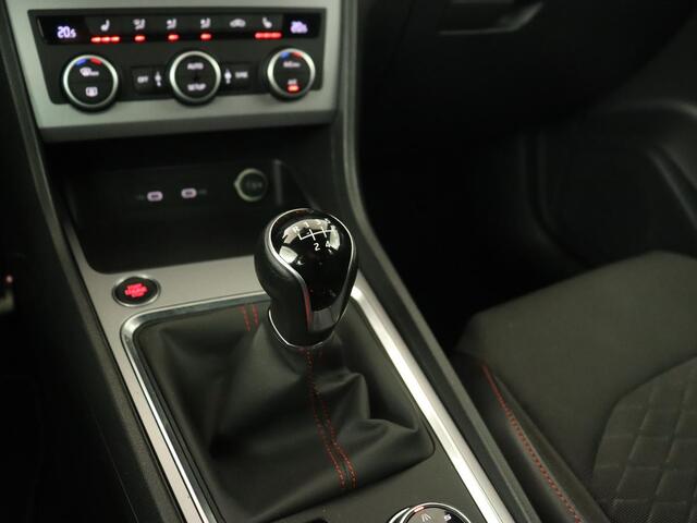 Seat ATECA 1.5 TSI FR Business Intense | Trekhaak | Achteruitrijcamera | Sfeerverlichting | Navigatie | Carplay | Stoelverwarming | Full-LED koplampen | LMV 18