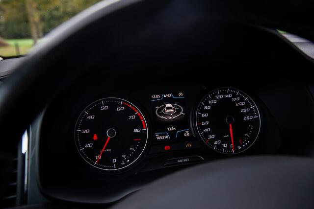 Seat ATECA 1.0 EcoTSI Style Business Intense , Trekhaak, Stoelverwarming, Achteruitrijcamera,