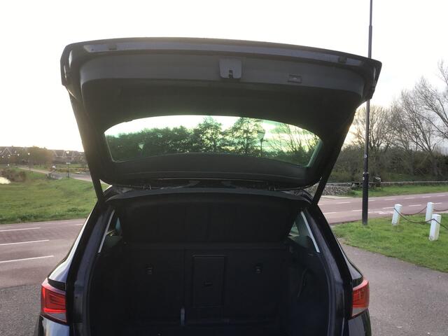 Seat ATECA 1.5 TSI FR Business Intense Bj2019 leer schade automaat apk oktober2026