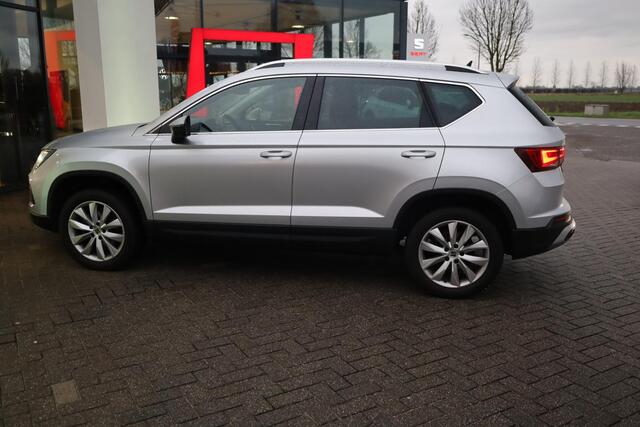 Seat ATECA 1.5 TSI Style Business Intense 110KW/150PK DSG, wegklapbare trekhaak, leder alcantara, achteruitrijcamera, stoel en stuurwielverwarming, acc, adaptieve cruise control, digital cockpit, privacy glas, chroom pakket