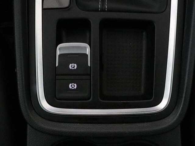 Seat ATECA 2.0 TDI FR Intens | Leder/Alcantara | Stoelverwarming | 360 Camera | Trekhaak | BeatsAudio | Adaptive cruise | Virtual Cockpit | Carplay | Navigatie | Full LED