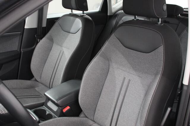 Seat ATECA 1.5 TSI 150pk DSG Style | Navigatie | Apple Carplay/Android Auto | Adaptive Cruise Control | Parkeersensor achter | Camera | Stoel-en stuurverwarming | Virtual Cockpit | Climate Control | Ledverlichting voor