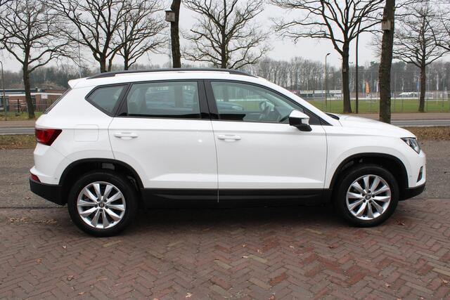 Seat ATECA 1.5 TSI Style Apple carplay, Trekhaak, Garantie
