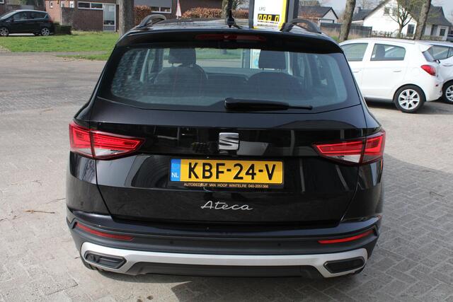 Seat ATECA 1.5 TSI ACC, Carplay, Full-LED, Parkeer assistent, Achteruitrijcamera, NAVI, Climate control, Parksens. V en A, 17" LMV