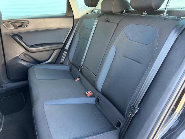 Seat ATECA 1.5 TSI FR Business Intense / Zomerbanden met originele velgen aanwezig / Voorstoelen verwarmd / Cruise control /