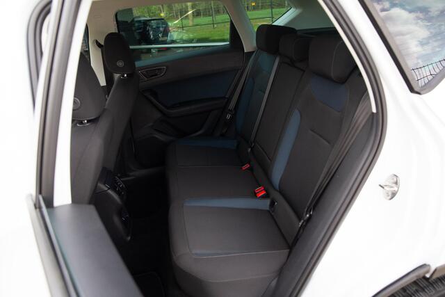 Seat ATECA 1.0 EcoTSI Style Business Intense , Trekhaak, Achteruitrijcamera, Carplay,