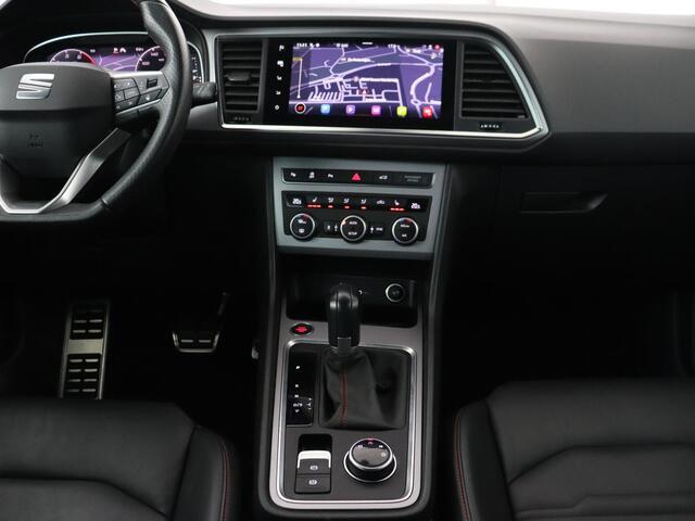 Seat ATECA 1.5 TSI FR Intense | Leder | Trekhaak | Stoelverwarming | Adaptive cruise | Standkachel | Camera | Carplay | Memory | Full LED | Keyless | Virtual Cockpit | Navigatie | Side Assist | Parkeerhulp